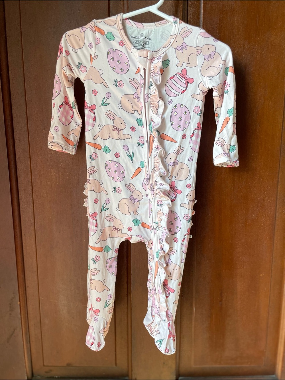 Caden Lane baby girls 6-9 months bamboo sleeper with rabbits